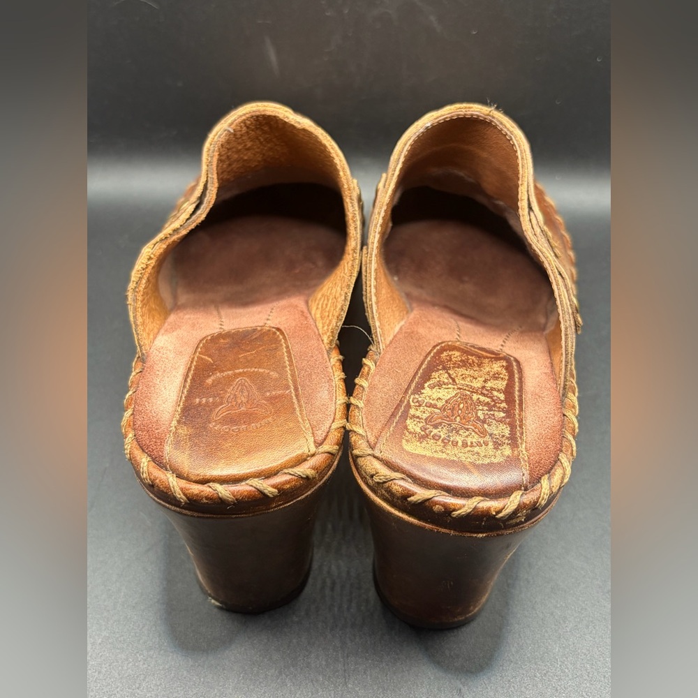 Frye Charlotte Whipstitch Distressed Studded Leather Clogs Mules Heels Boho Shoe - Picture 5 of 16